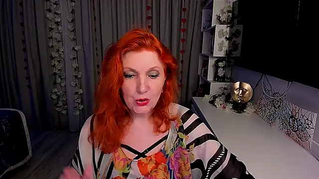 Snapshot of Fire-Fox-One chatting on September 20, 9:27 pm Fire-Fox-One online show from September 20, 9:27 pm