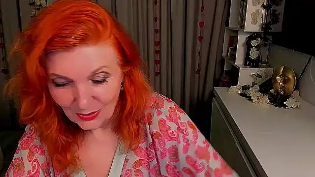 Snapshot of Fire-Fox-One chatting on October 6, 7:33 pm Fire-Fox-One online show from October 6, 7:33 pm