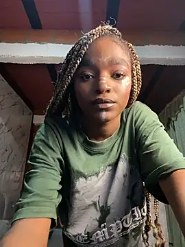 Snapshot of Zizi-campbel chatting on June 26, 1:21 am Zizi-campbel online show from June 26, 1:21 am