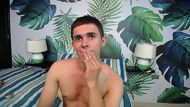 Snapshot of Gurvinder_1 chatting on January 18, 11:00 pm Gurvinder 1 online show from January 18, 11:00 pm