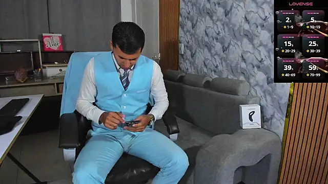 Hideintheoffice online show from February 2, 3:27 am