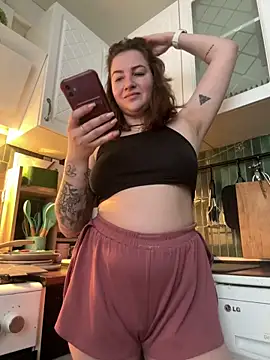 MayaMystic online show from February 4, 1:06 pm