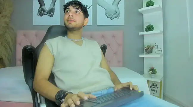 Samir bear online show from February 5, 1:00 pm