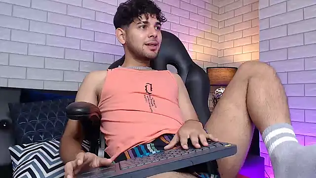 Samir bear online show from March 8, 12:30 pm