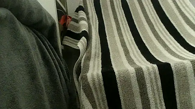 teek1234 1 online show from March 17, 4:06 am