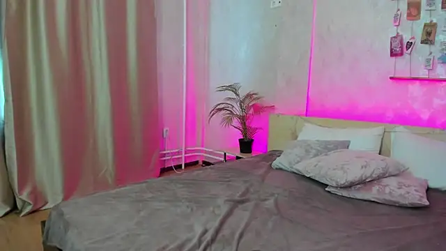 Cheryl  Brown online show from February 9, 4:14 am