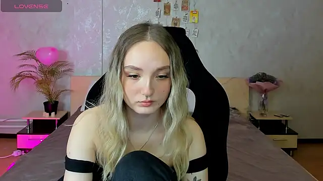 Cheryl  Brown online show from February 17, 1:36 am