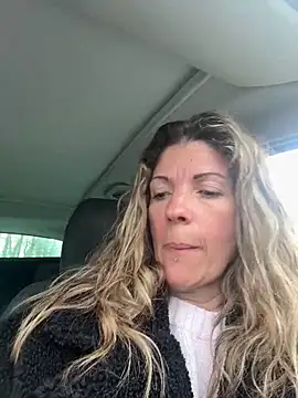 sansan2411 online show from March 28, 1:00 pm