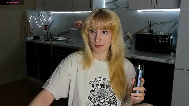 Sweet white chocolate online show from March 30, 10:27 am