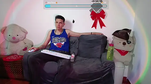 Snapshot of Ambar_and_daimon_ chatting on April 11, 6:18 am Ambar and daimon online show from April 11, 6:18 am