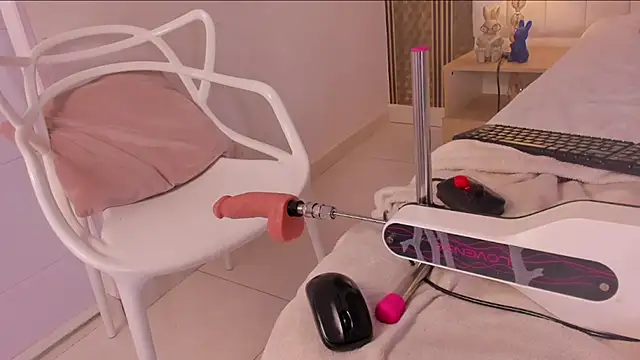  dakota a online show from March 11, 1:05 am