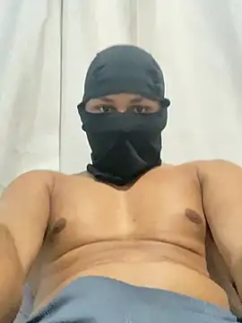 Snapshot of rickzinnxz chatting on December 19, 5:29 pm rickzinnxz online show from December 19, 5:29 pm