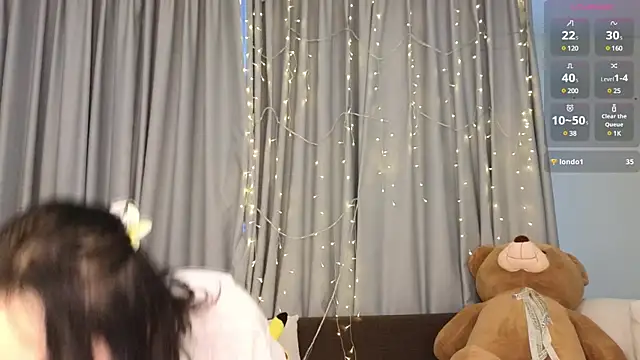 queenasian online show from December 18, 12:10 am