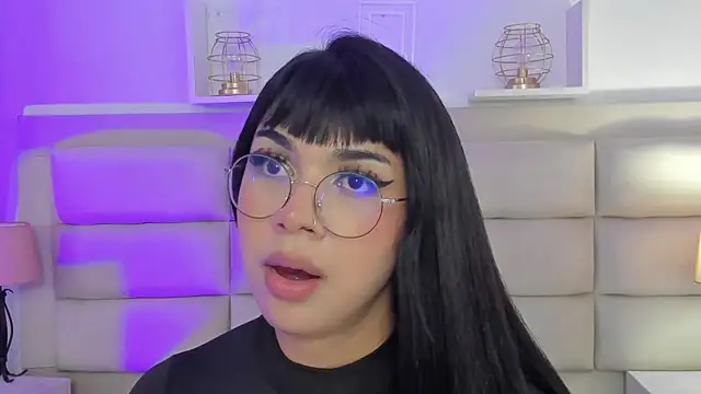 RoseCassie online show from February 15, 6:55 pm