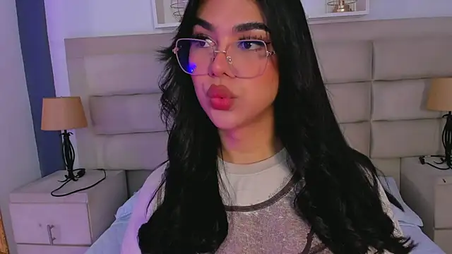 RoseCassie online show from September 17, 1:35 pm