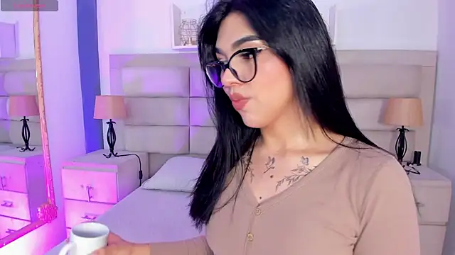 RoseCassie online show from October 6, 1:30 pm