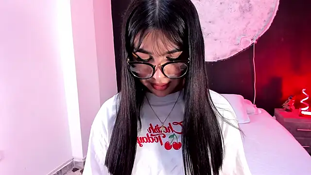 RoseCassie online show from November 24, 2:06 pm