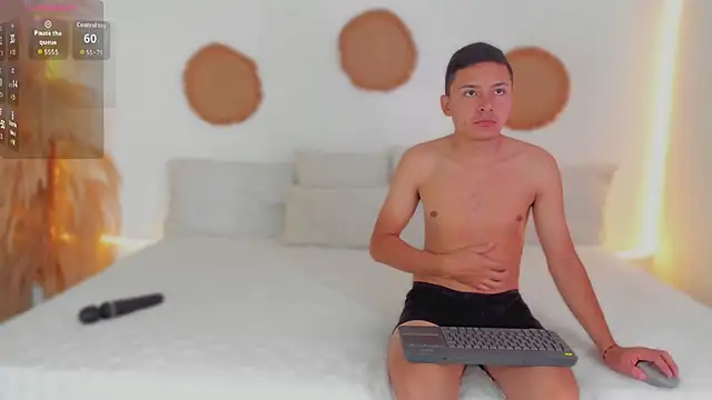 Snapshot of TifannyRossiii chatting on December 21, 2:02 pm TifannyRossiii online show from December 21, 2:02 pm