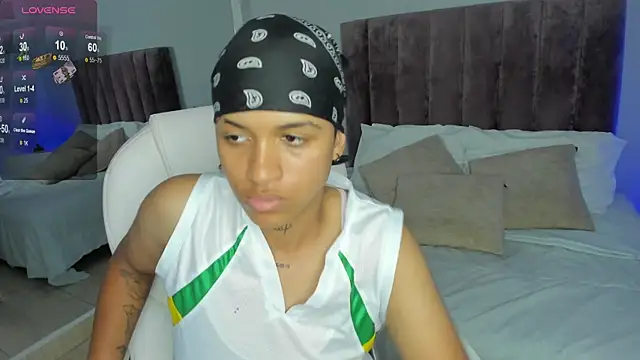 Dominick jones online show from January 31, 10:42 pm