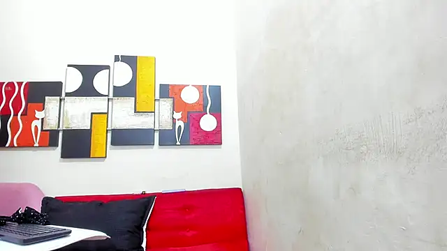 Mariana 16  online show from March 21, 8:40 pm