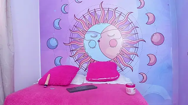 Mariana 16  online show from October 18, 2:40 pm