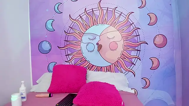 Mariana 16  online show from November 8, 7:45 pm