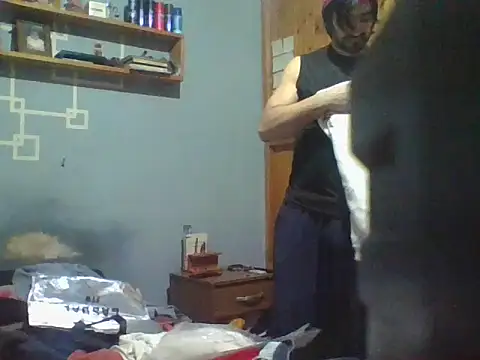 Snapshot of italianbighorse22 chatting on July 10, 1:43 am italianbighorse22 online show from July 10, 1:43 am