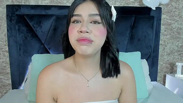 Lily Woodz online show from September 12, 7:14 pm