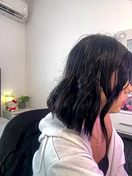 Lily Woodz online show from January 12, 7:08 pm