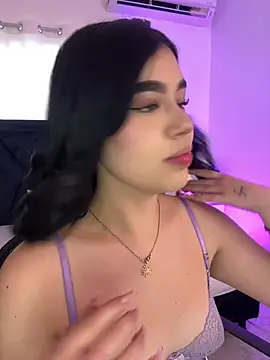 Lily Woodz online show from July 11, 7:05 pm