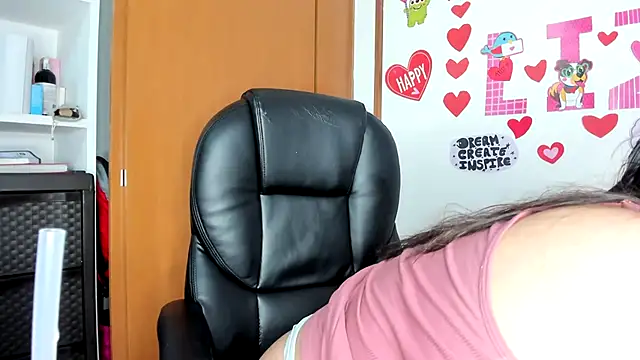 lizzie c online show from March 2, 2:08 am