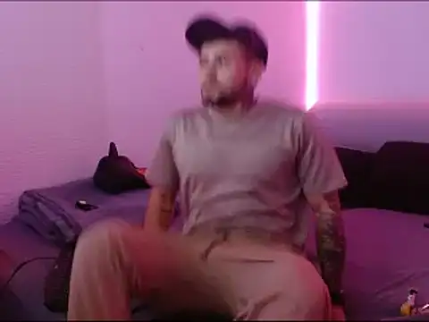 Snapshot of miia-liiam chatting on January 8, 5:05 am miia-liiam online show from January 8, 5:05 am