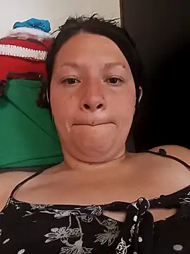 Snapshot of kattia_bk chatting on January 6, 4:02 pm kattia bk online show from January 6, 4:02 pm