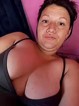 Snapshot of kattia_bk chatting on January 12, 1:05 pm kattia bk online show from January 12, 1:05 pm