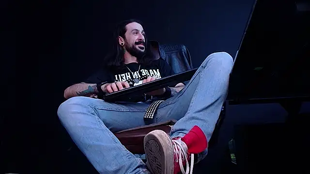 AxelColton online show from November 16, 11:05 am