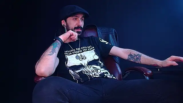 AxelColton online show from November 27, 6:04 am