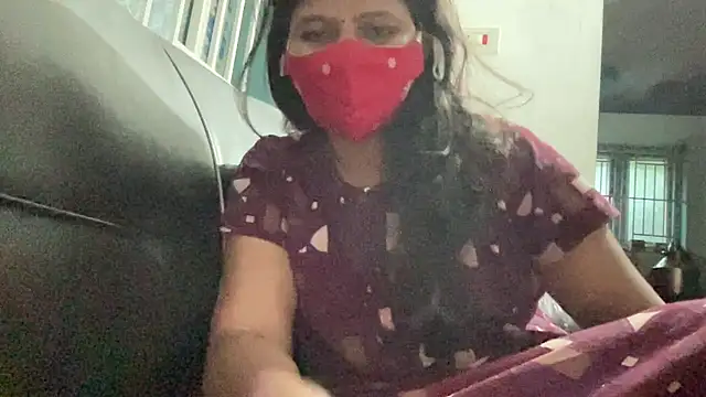 Snapshot of Tamil_Sanjana_ chatting on February 4, 1:33 am Tamil Sanjana online show from February 4, 1:33 am