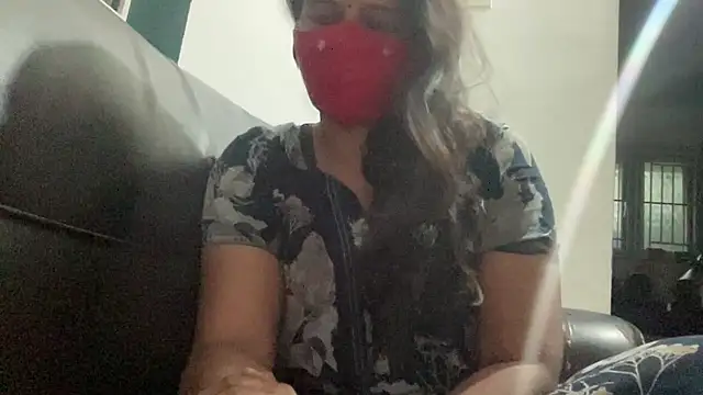 Snapshot of Tamil_Sanjana_ chatting on February 5, 1:10 am Tamil Sanjana online show from February 5, 1:10 am