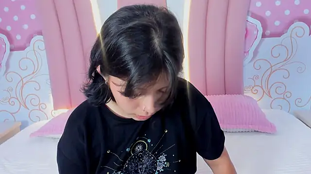 Lily Martinez online show from March 22, 5:28 am