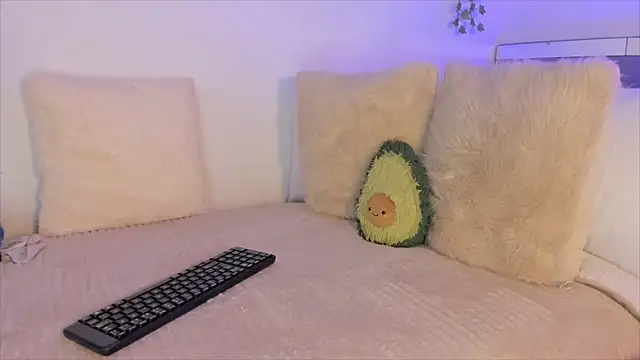 Alissonroses online show from March 7, 4:00 pm