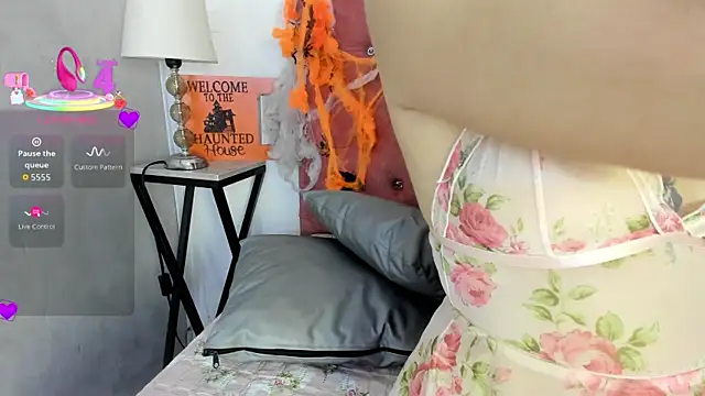 Samantha Good online show from October 7, 12:35 pm