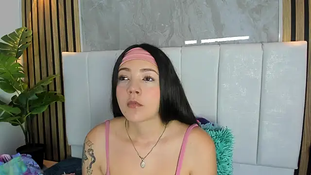 Samantha Good online show from June 2, 11:45 am