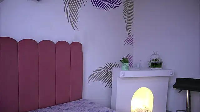 Daisha Riley online show from February 22, 1:24 pm