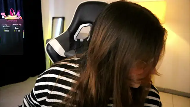 Daisha Riley online show from September 9, 2:16 pm