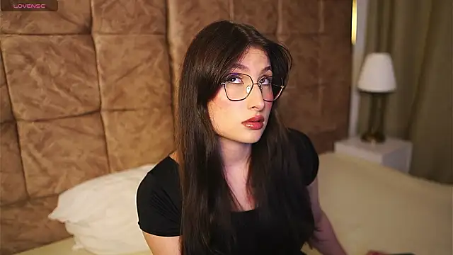 Daisha Riley online show from March 18, 2:26 am