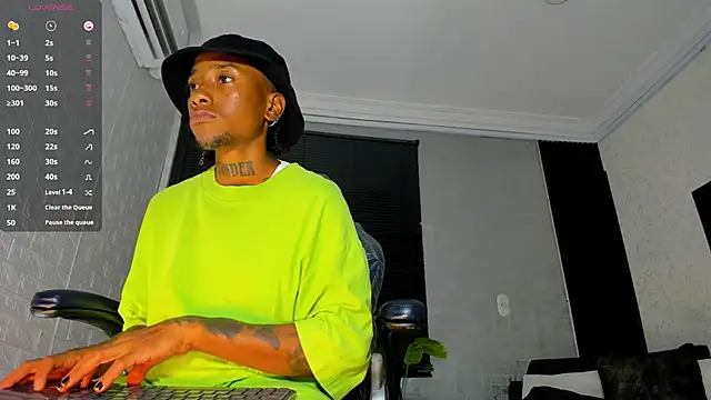 Snapshot of JhonyMiller_ chatting on June 26, 8:35 pm JhonyMiller online show from June 26, 8:35 pm