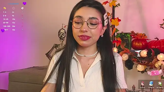 Snapshot of Sweet_Nyx chatting on October 17, 9:17 pm Sweet Nyx online show from October 17, 9:17 pm