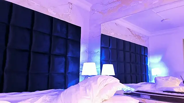 loladupont online show from March 2, 7:15 am