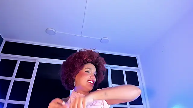 Snapshot of loladupont chatting on July 15, 3:12 am loladupont online show from July 15, 3:12 am