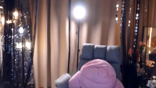 Snapshot of zhdhdbdkx chatting on October 9, 3:54 pm zhdhdbdkx online show from October 9, 3:54 pm